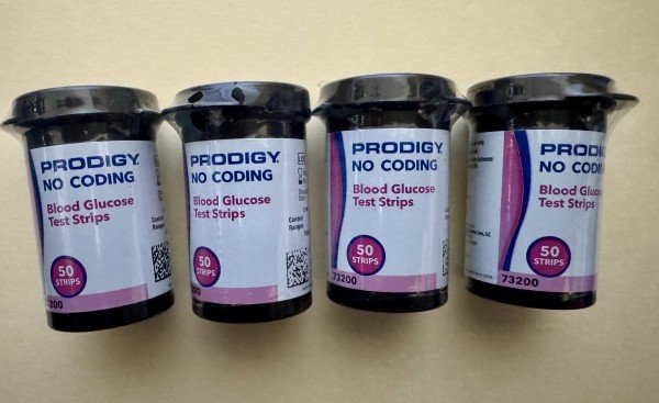 Prodigy No Coding Blood Glucose Test Strips - 200 Ct. Item # 73200 Expiration : 11/2026
